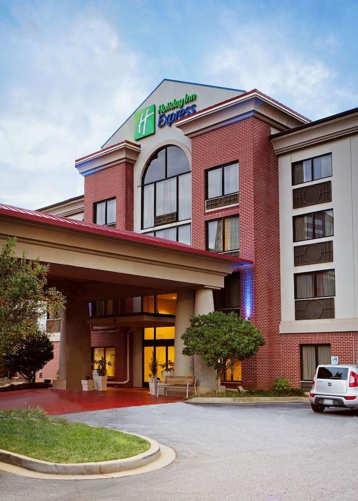 Holiday Inn Express & Suites Greenville-Downtown By Ihg Exterior photo