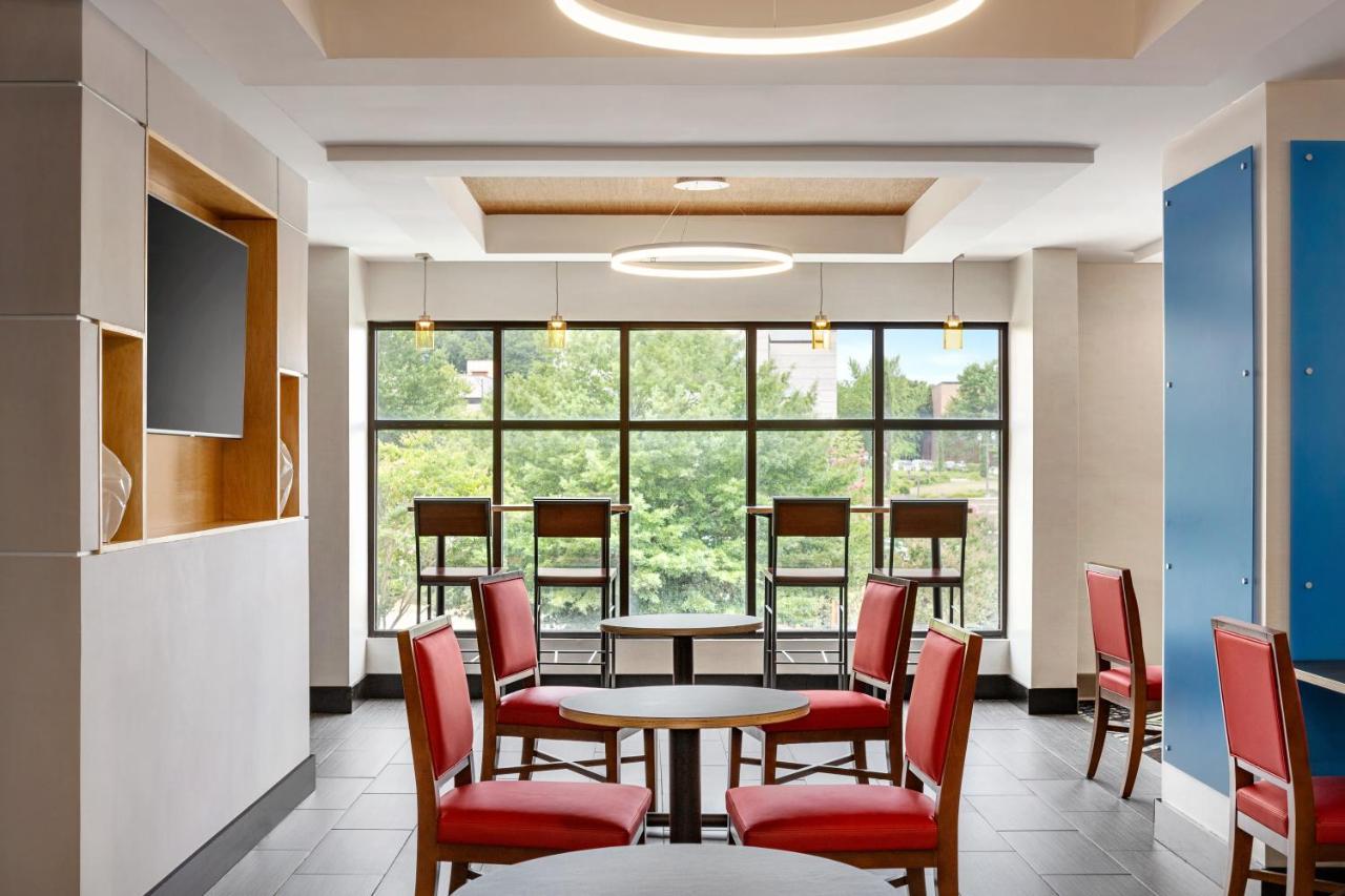 Holiday Inn Express & Suites Greenville-Downtown By Ihg Exterior photo