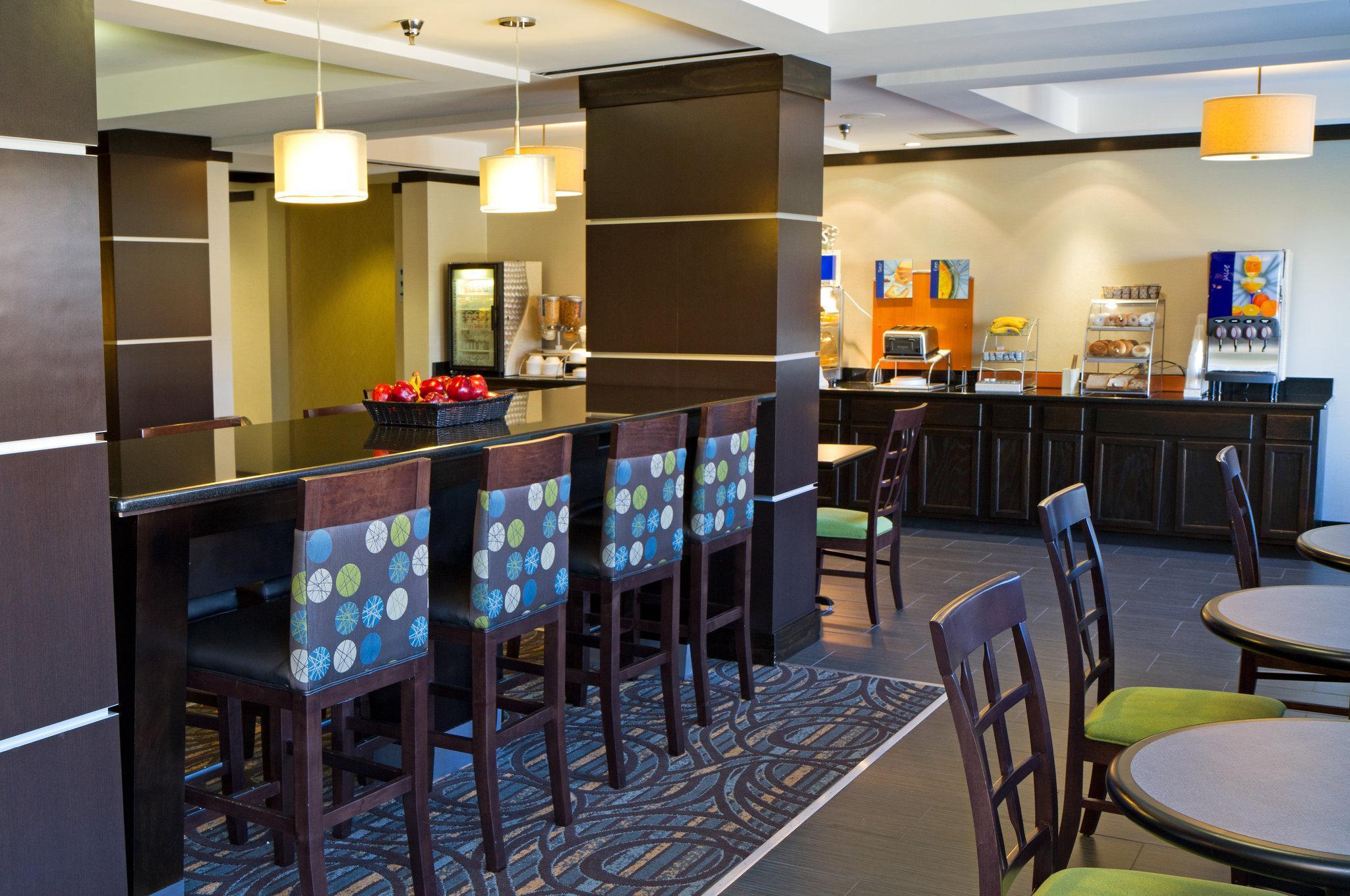 Holiday Inn Express & Suites Greenville-Downtown By Ihg Exterior photo